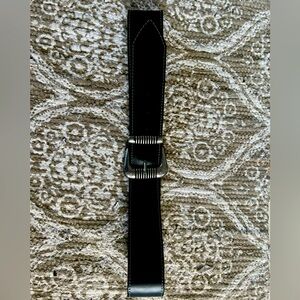 Banana Republic Heritage Etched Buckle Waist Belt.